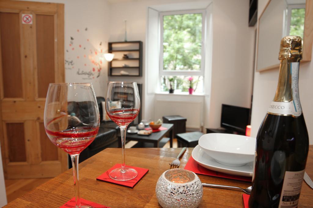 Chic & Bright Flat Near Holyrood Park Apartment Единбург Стая снимка